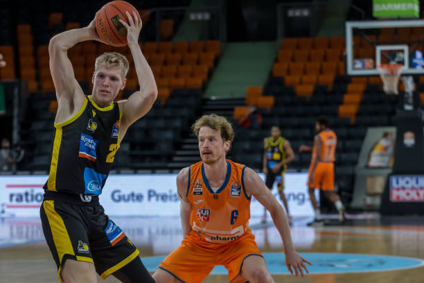 出征告捷 出征告捷